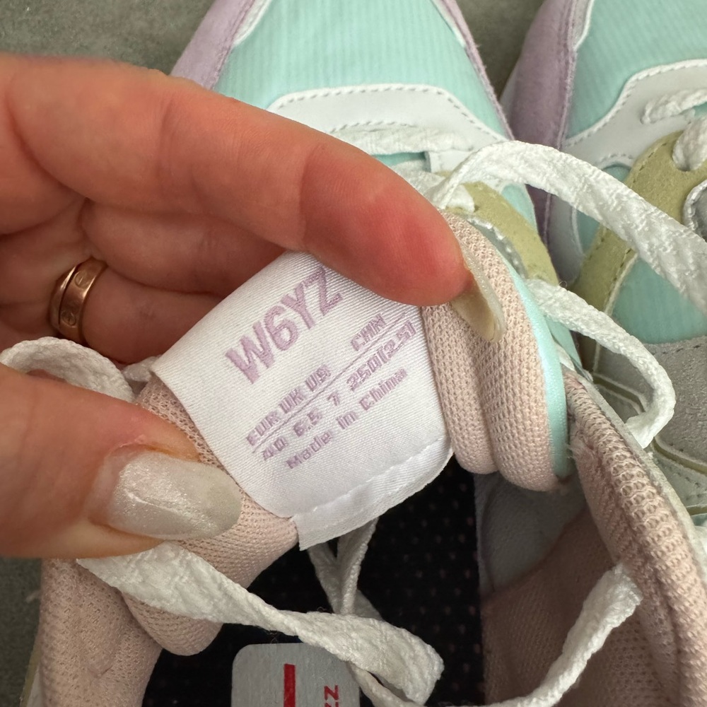 NWT W6YZ Just Say Wizz Loop Sneaker Pastel Lilac Paglia White Sz 9 - Picture 14 of 14